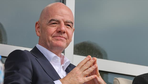 Futbolda liderlik mülk değildir, diyor UEFA Başkanı
