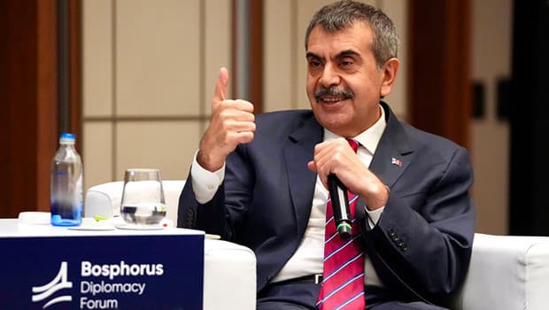 Bakan Tekin: Sınav sisteminde değişiklik yok, yeni soru havuzu oluşturulacak