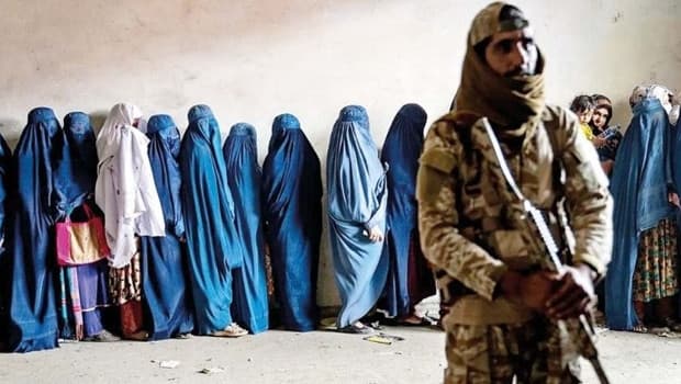 Taliban'ın Afganistan'daki 5 yılı: Kadınların durumu kötüleşti