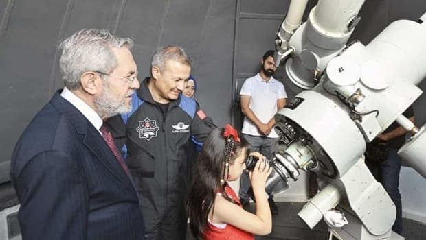 Zehra'nın Ay gözlemi ve astronotla buluşma hayali gerçek oldu