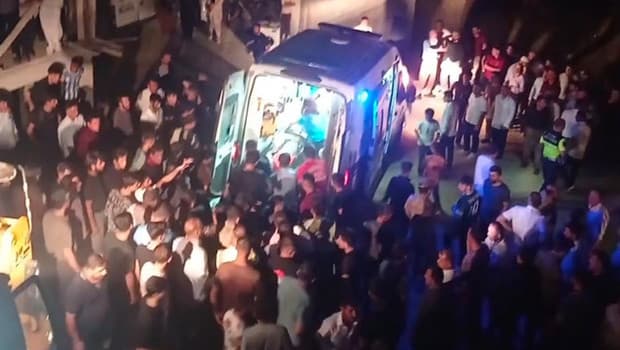 Uzman çavuş, evine girmek için itfaiyeden yardım istediği sırada hayatını kaybetti