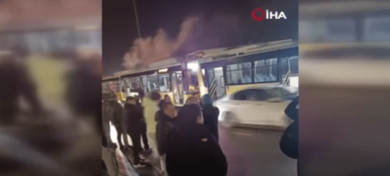 Başakşehir'de üç İETT otobüsü kaza yaptı. Yaralılar var