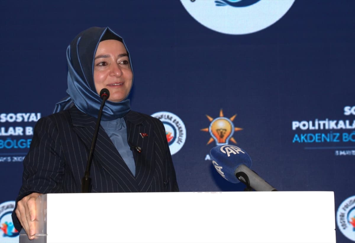 Fatma Betül Sayan Kaya görevinden ayrılma talebinde bulundu