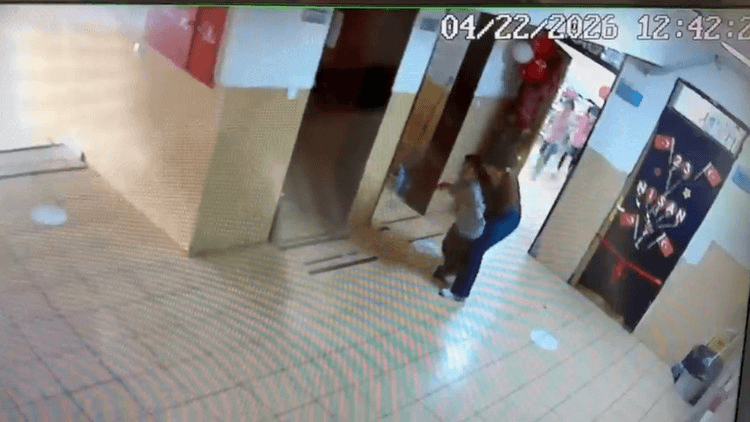 İskenderun'da öğrenci Heimlich manevrası ile kurtarıldı