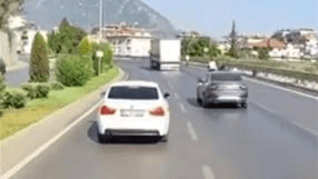 İtfaiye aracına yol vermeyen sürücüye 46 bin lira ceza kesildi