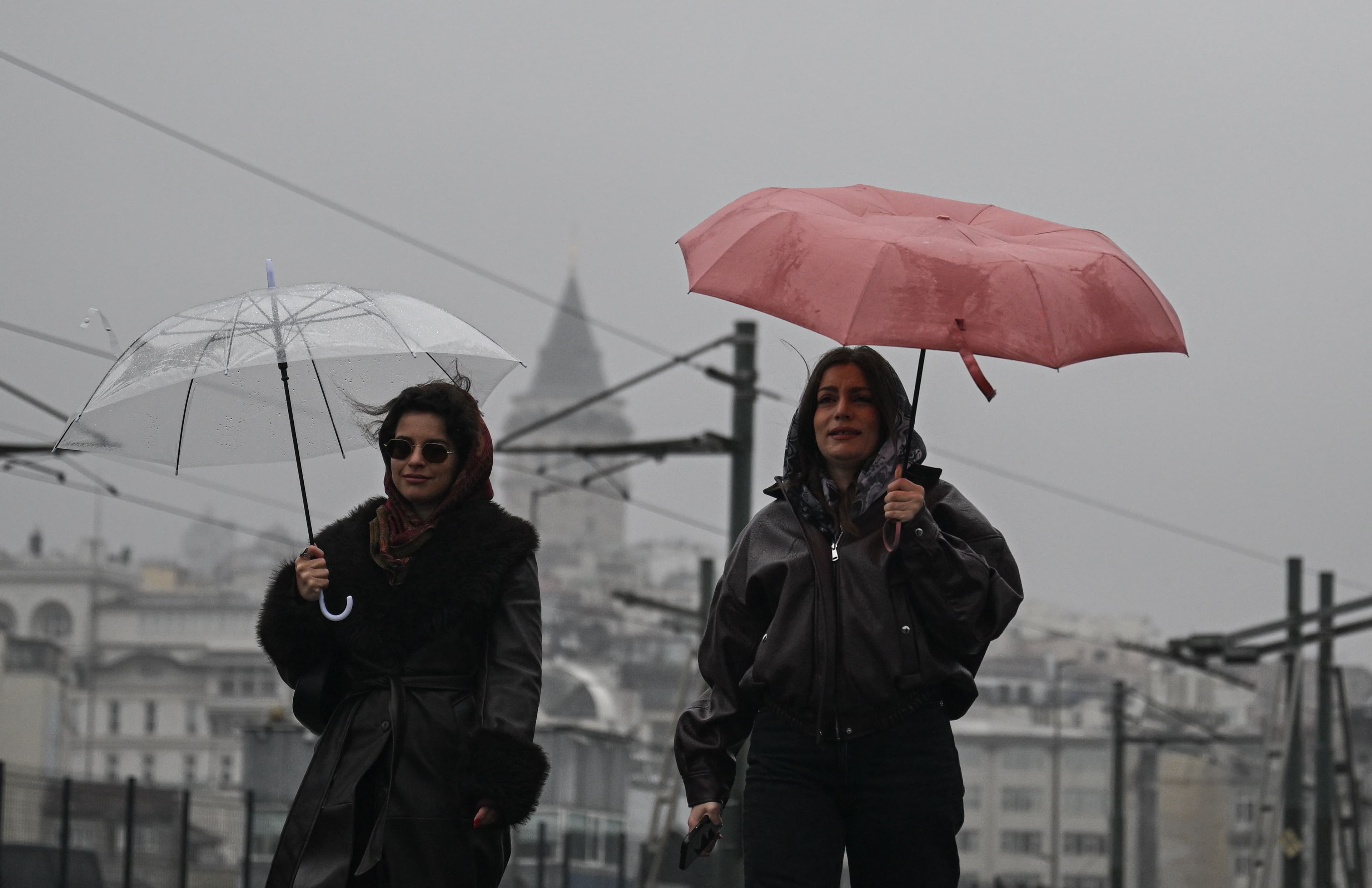 Hastalık havasına dikkat! İstanbul'da "bahar geldi" derken sıcaklık 6 derece düşecek