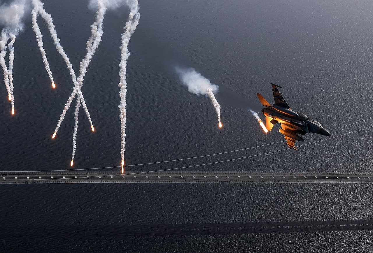 Çanakkale'de Türk Hava Kuvvetleri'nden etkileyici uçuş