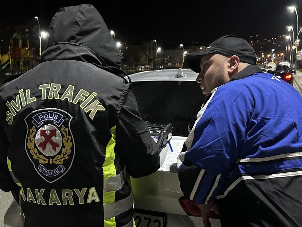 Trafik cezaları yeni anlaşıldı. Tutanağı gören şoka uğruyor. 200 bin lira ceza ödeyen de var.