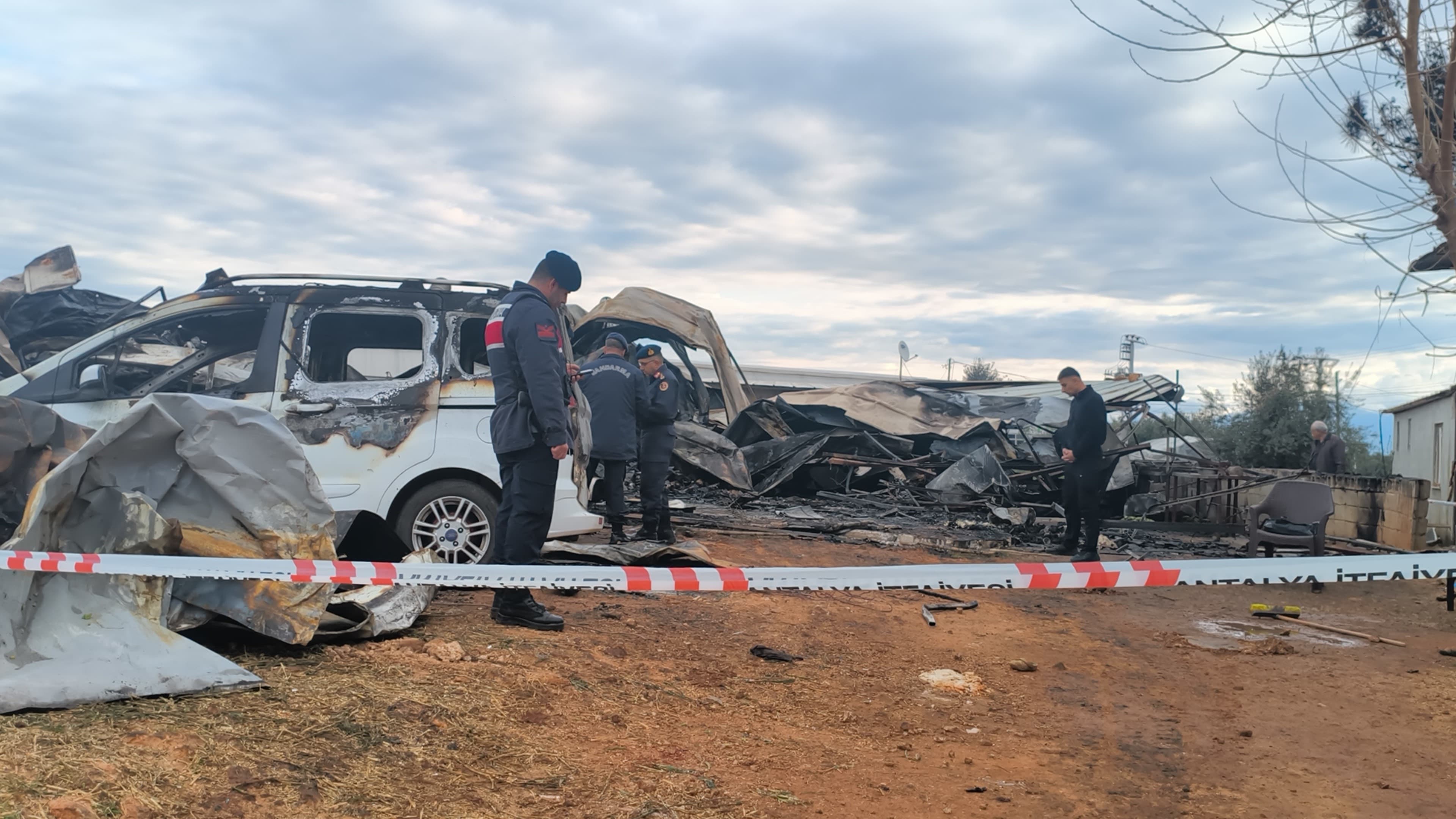 Bayramda Antalya'da yangın faciası: 5'i çocuk, 6 ölü