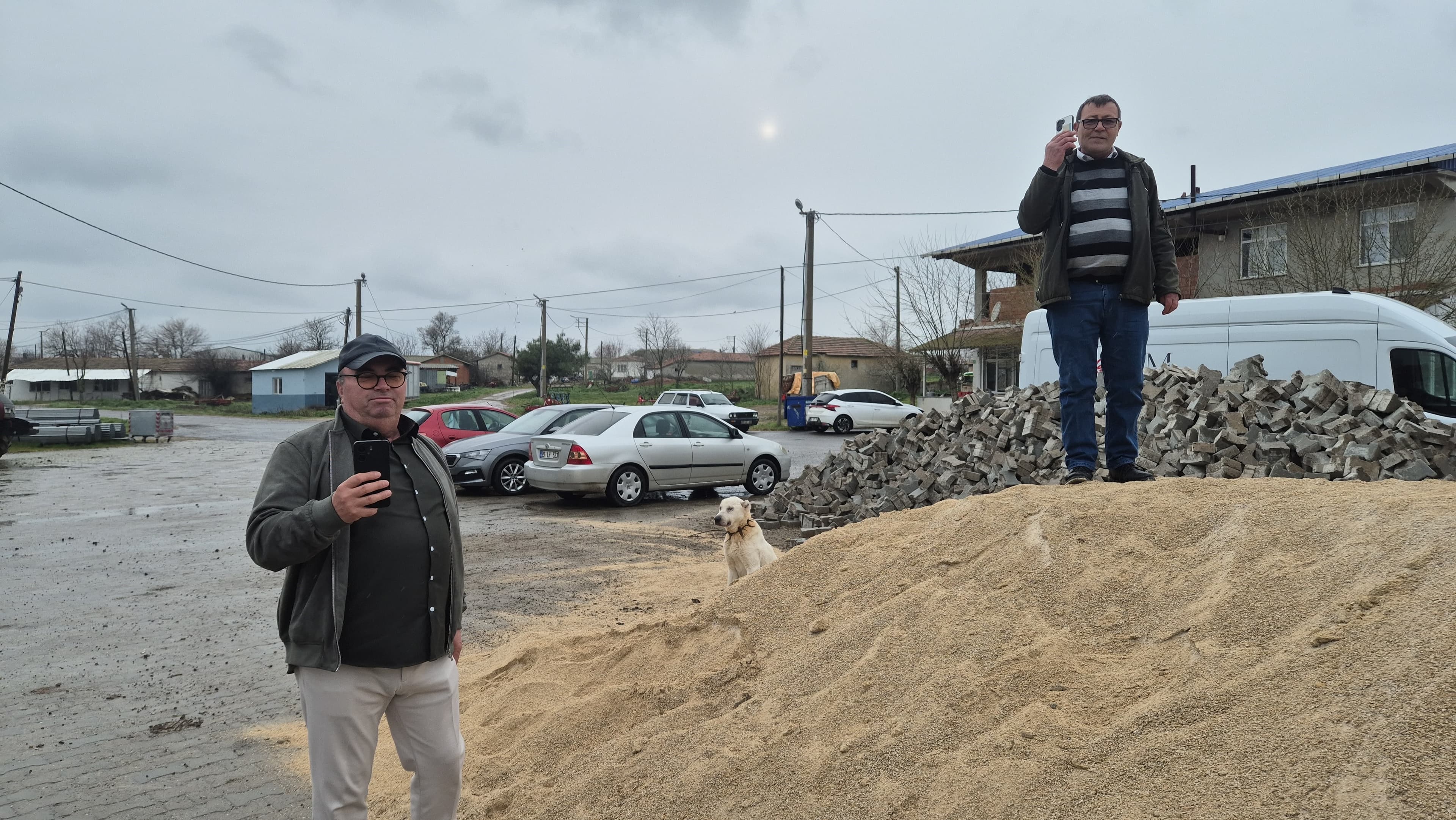 Bu köye gelen bir daha gelmek istemiyor, sessizliğe büründü. Misafirler hemen kaçıyor
