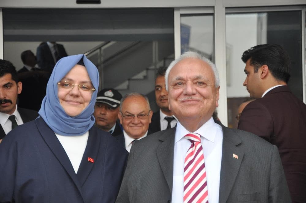 İki eski bakan kazada yaralandı, soruşturma başladı