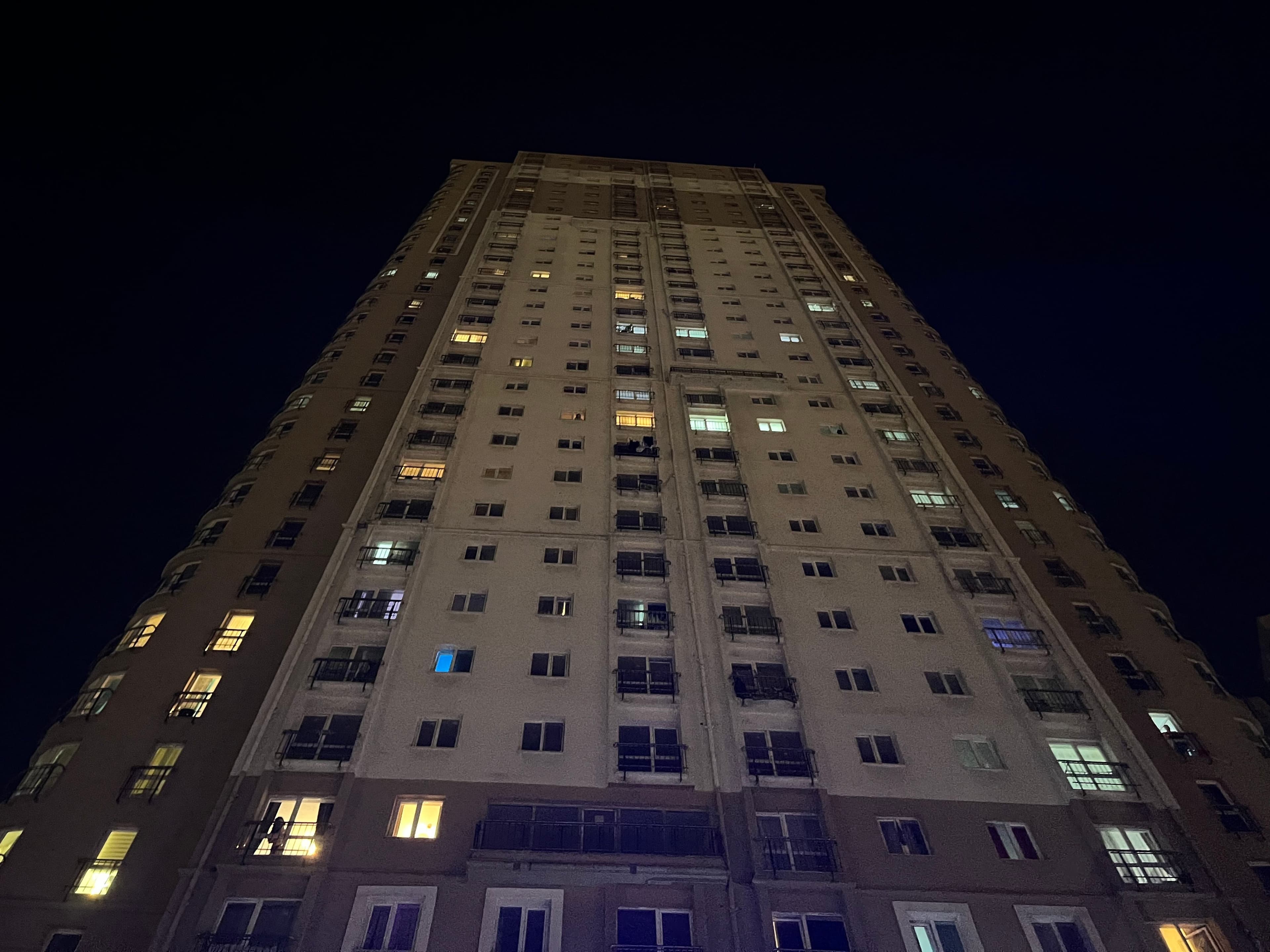 Esenyurt'ta korkunç ölüm. 35 katlı binadan düştü