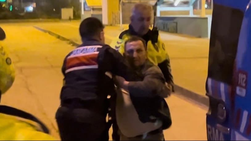 Alkollü yakalandı polise hakaret etti. "Ben ticaret erbabıyım bana ceza kesemezsiniz"