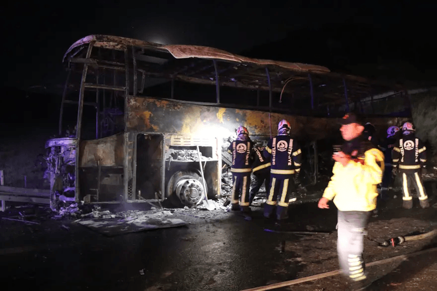 Denizli'deki otobüs yangınında 8 kişi hayatını kaybetti