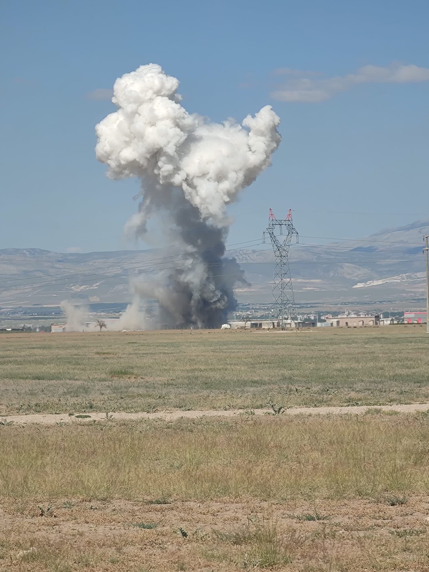 Niğde'deki havai fişek fabrikasında patlama oldu