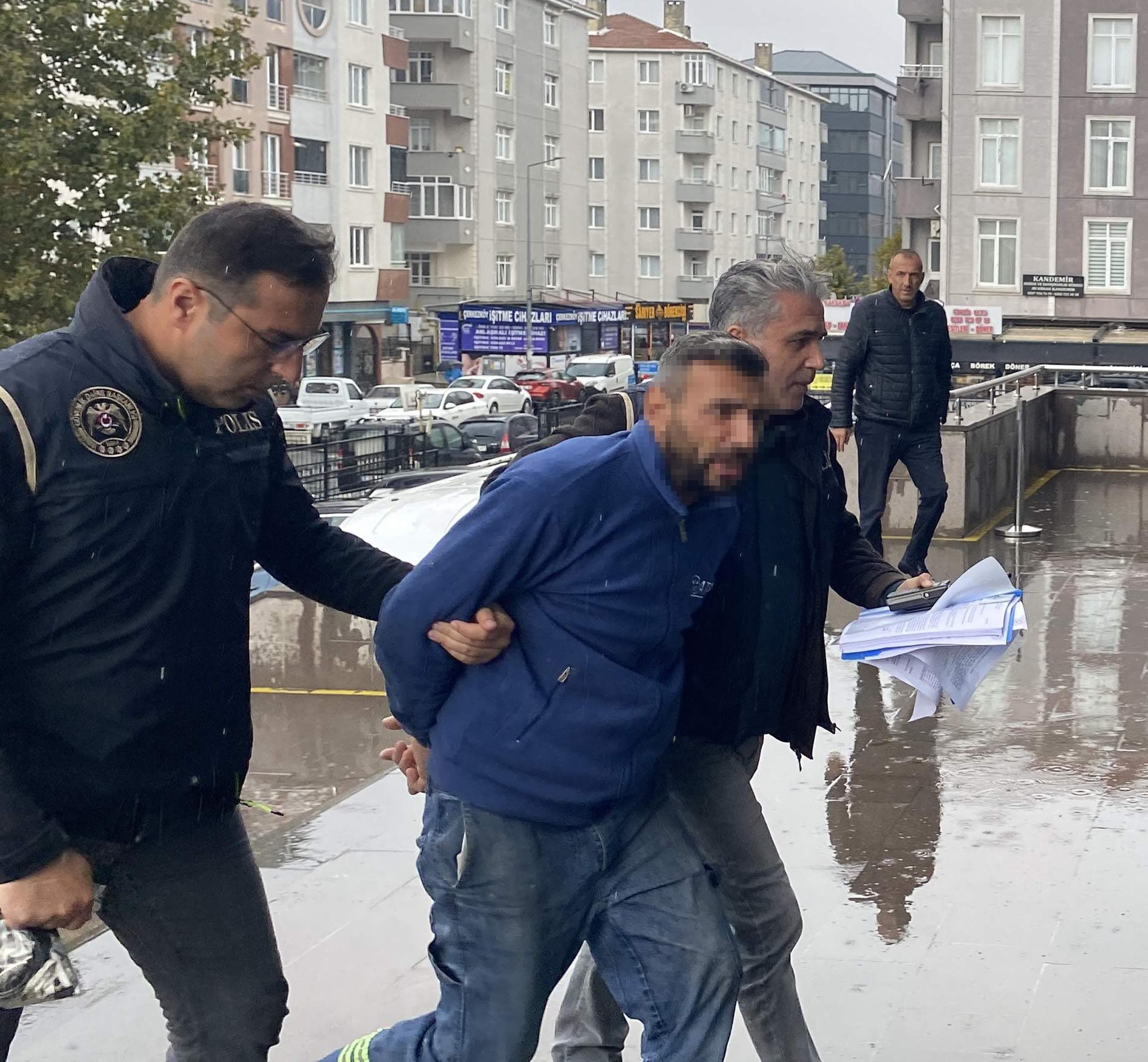 Türk bayrağını çöpe atan kişi gözaltına alındı
