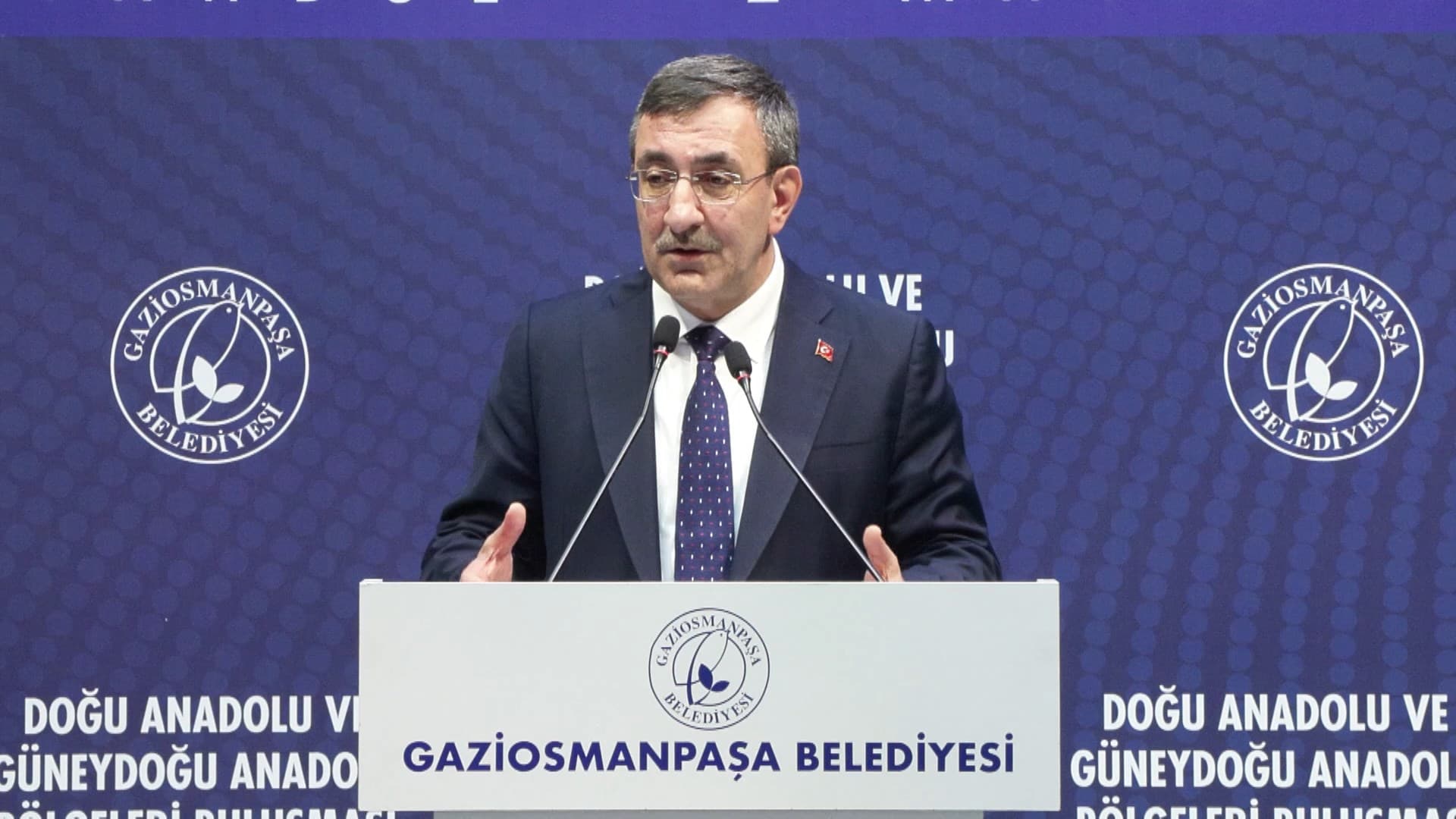 Cumhurbaşkanı Yardımcısı Yılmaz: Türkiye'yi çatışmalardan, ateşten uzak tutuyoruz