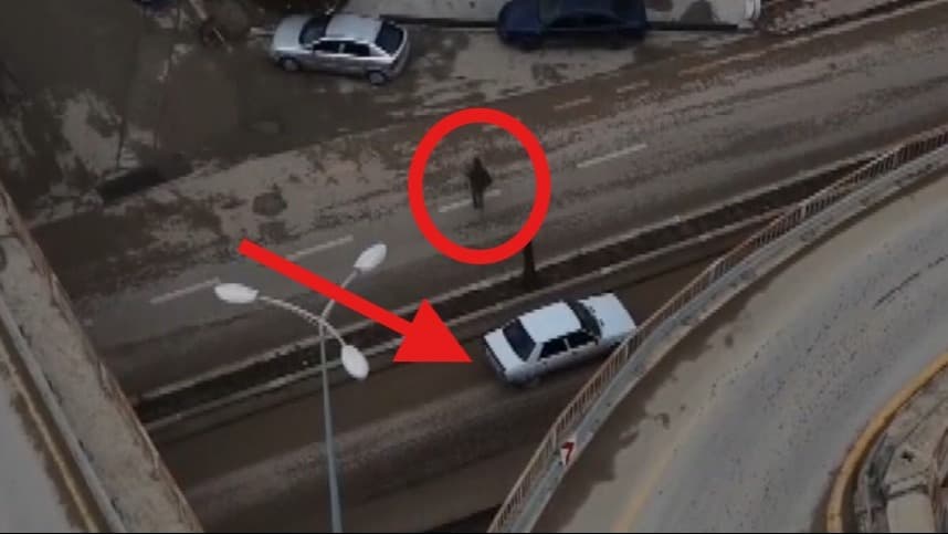 Kaçış planı tutmadı: Aracını yol üzerinde bırakıp başka araçla kaçmaya çalıştı. O anlar kamerada