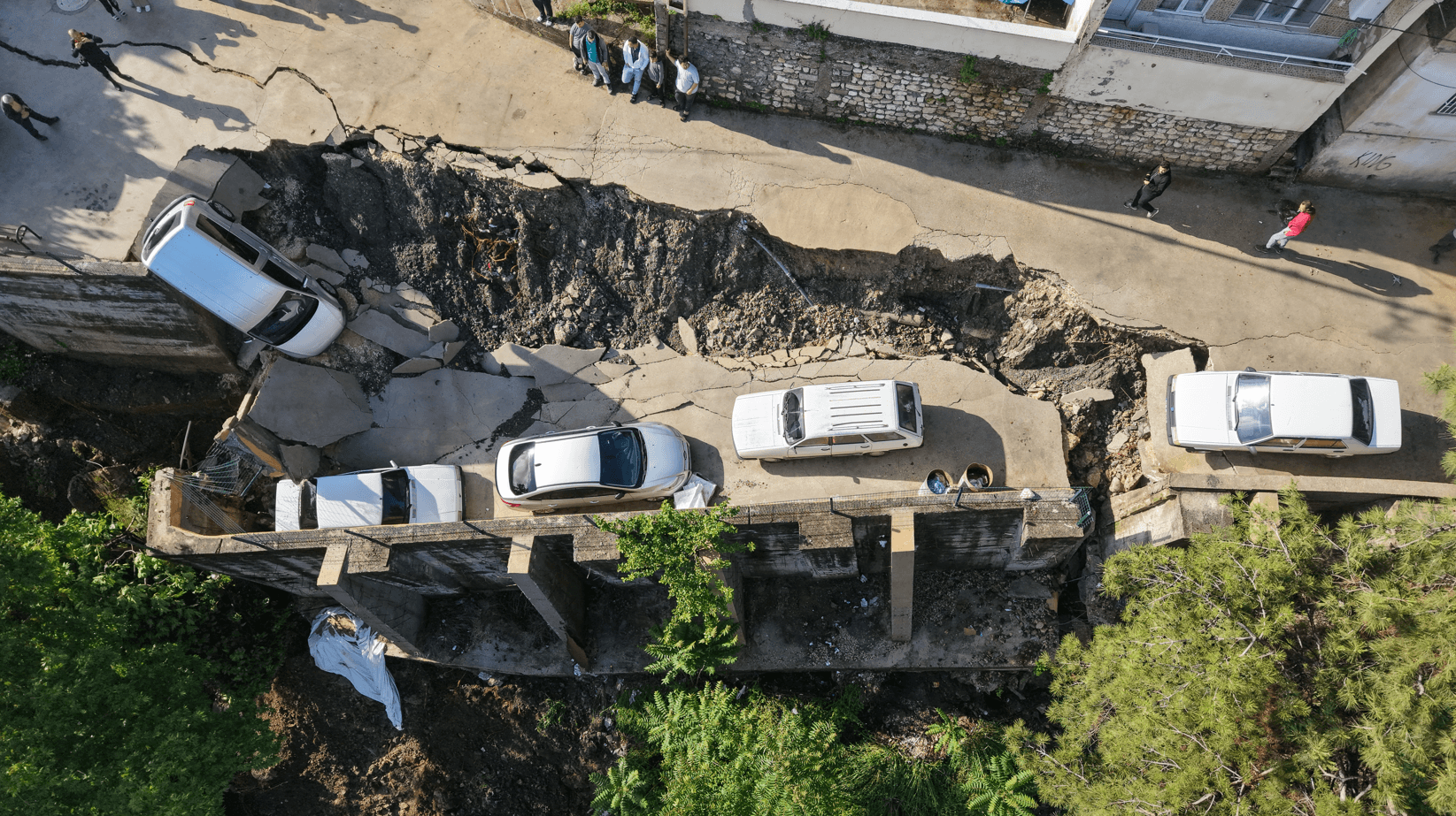 Hatay'da sağanak yağış nedeniyle 3 kişi hayatını kaybetti, 2 kişi kayıp