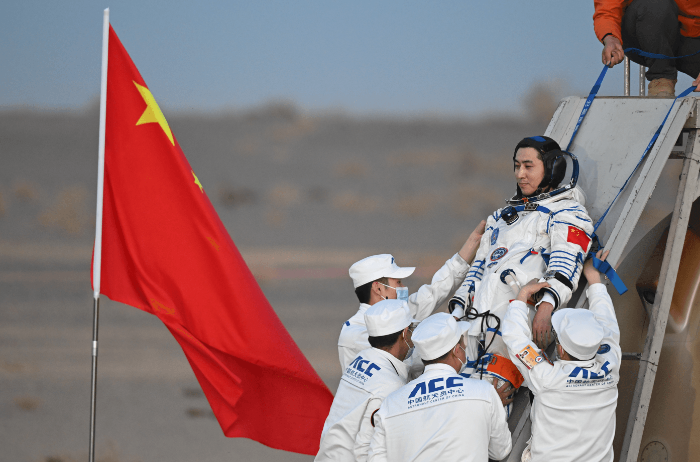 Çinli taykonotlar Shenzhou-22 ile Dünya'ya döndü