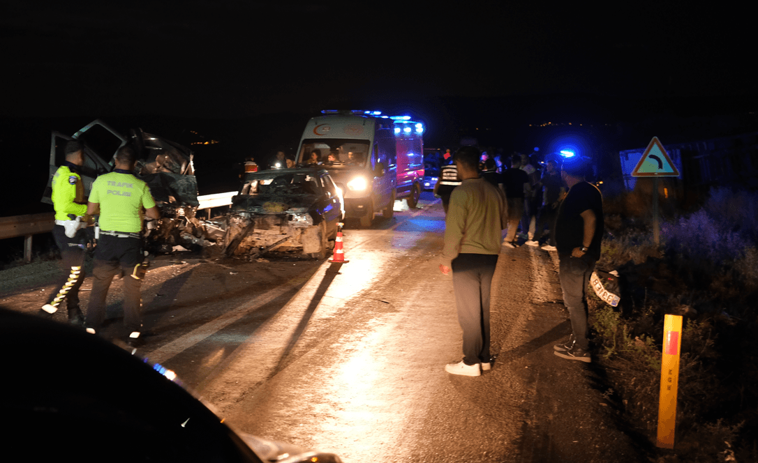 Mersin'de zincirleme trafik kazasında 1 kişi hayatını kaybetti, 5 kişi yaralandı