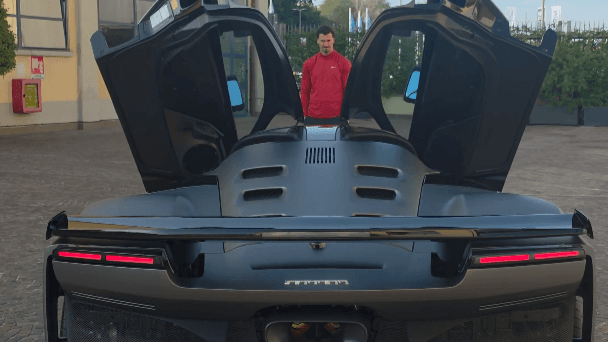 Ibrahimovic, 45. doğum gününü Ferrari F80 ile kutladı.