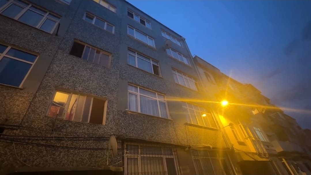 Cam silerken 5. kattan düşen kadın hayatını kaybetti