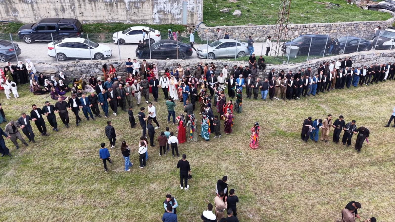 Uludere'de kadınlar halayın başına geçti, bazı aşiretler karşı çıktı