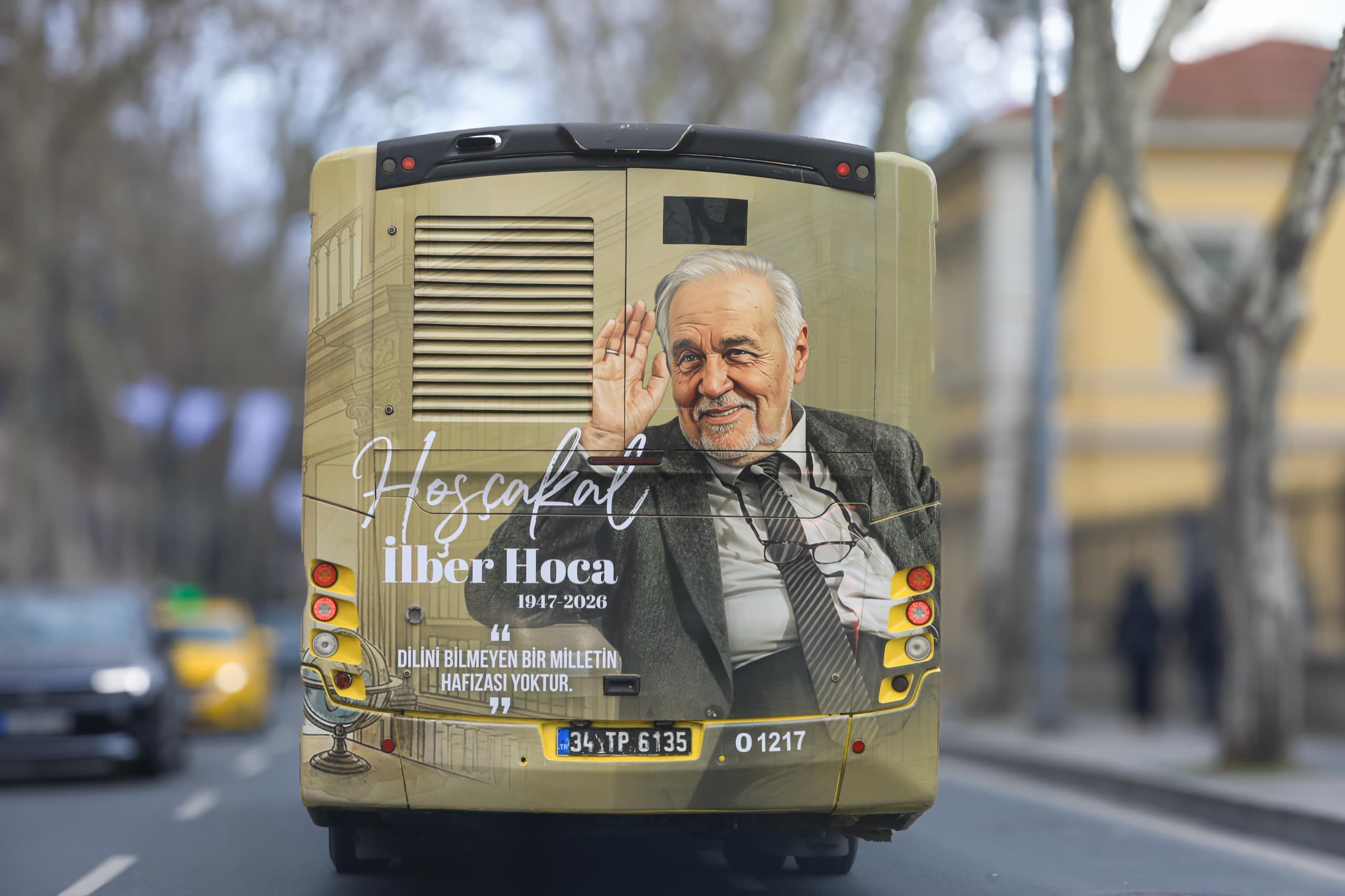 Duayen tarihçiye vefa. İlber Ortaylı'ya özel saygı otobüsü