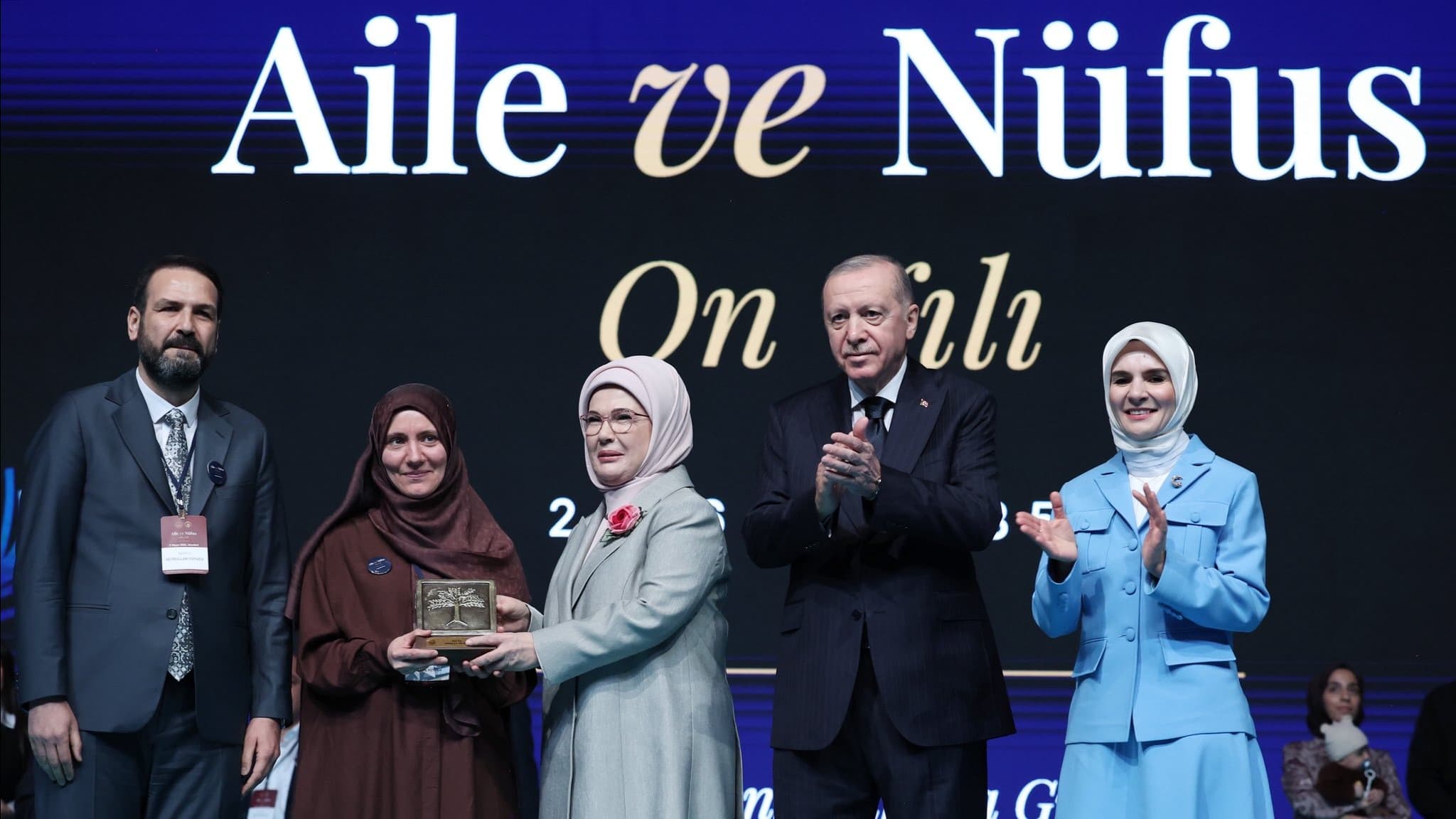 Emine Erdoğan'dan "Aile ve Nüfus On Yılı Vizyon Belgesi Tanıtım Programı" paylaşımı