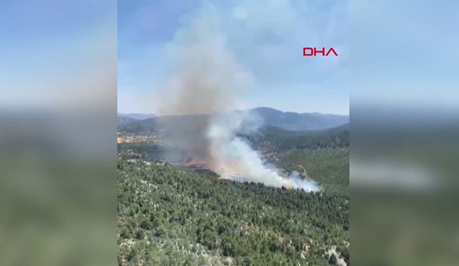 Antalya'da orman yangınına müdahale ediliyor