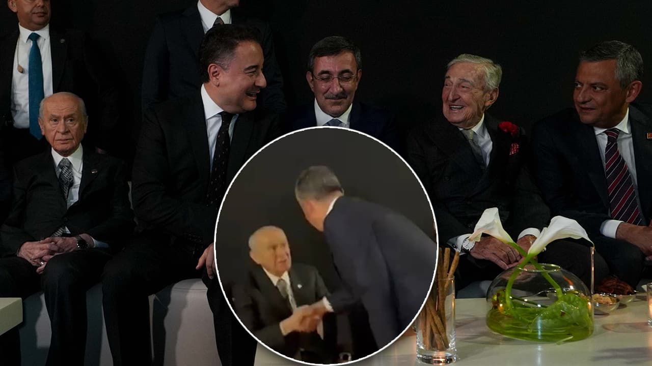 Bahçeli ve Özel, 100. yıl resepsiyonunda tokalaştı
