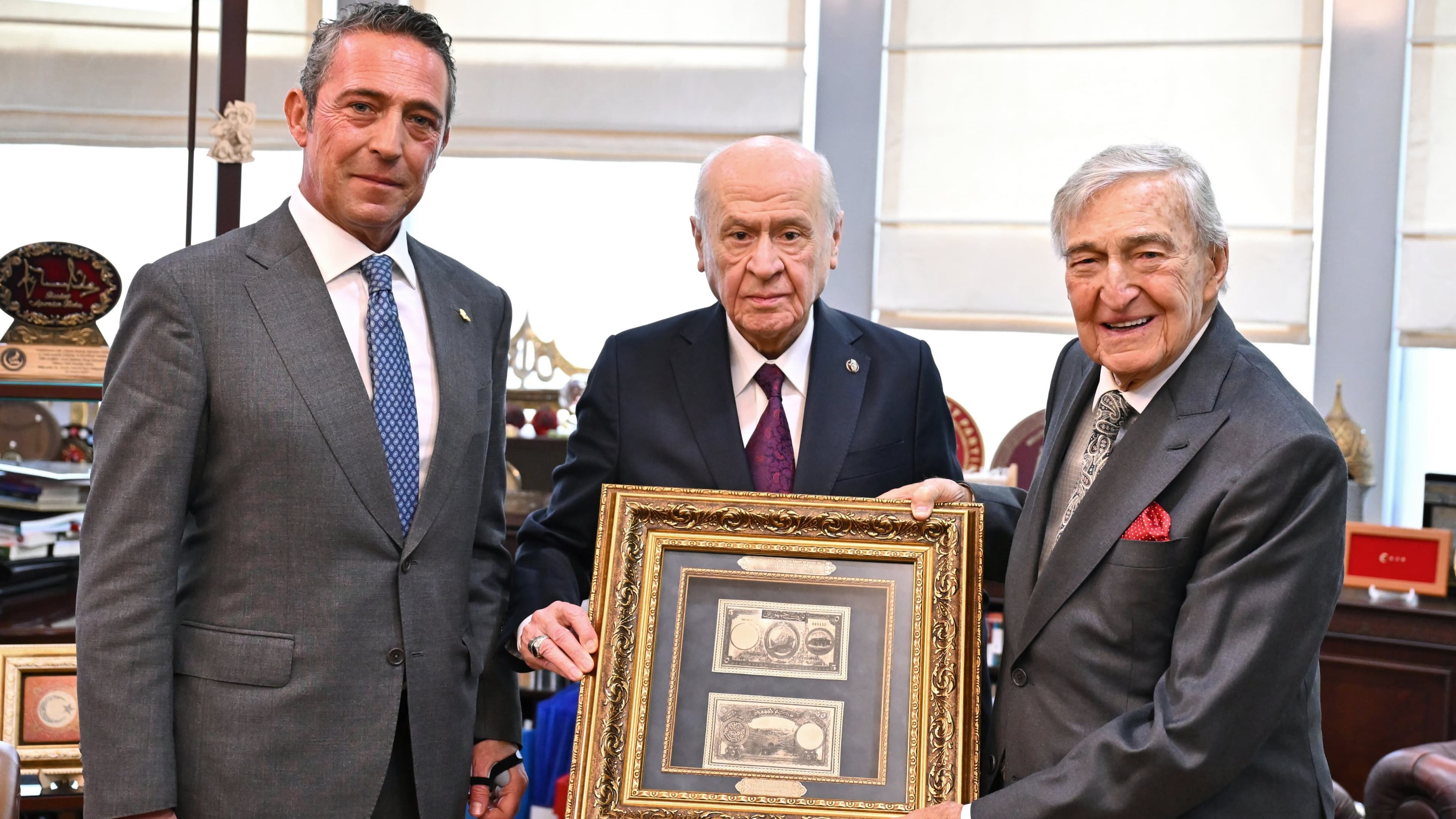 Bahçeli, Koç ailesiyle bir araya geldi