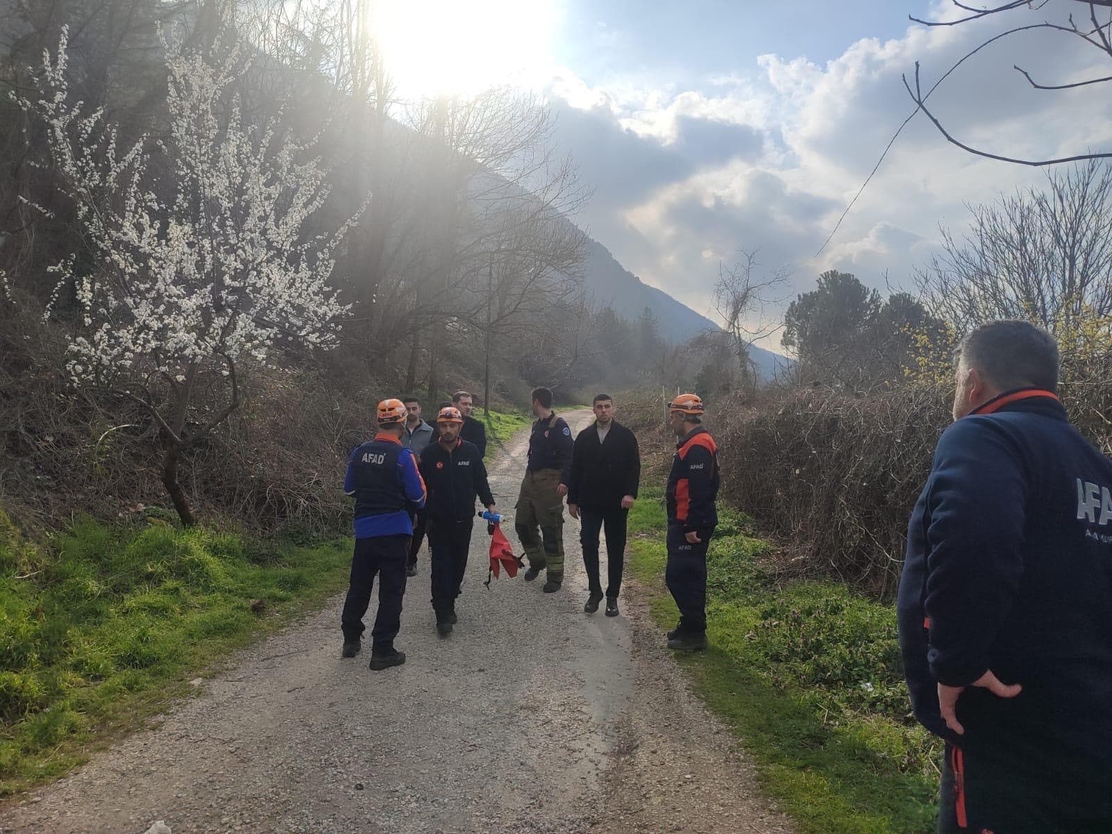 Bursa'da dağda mahsur kalanlar kurtarıldı
