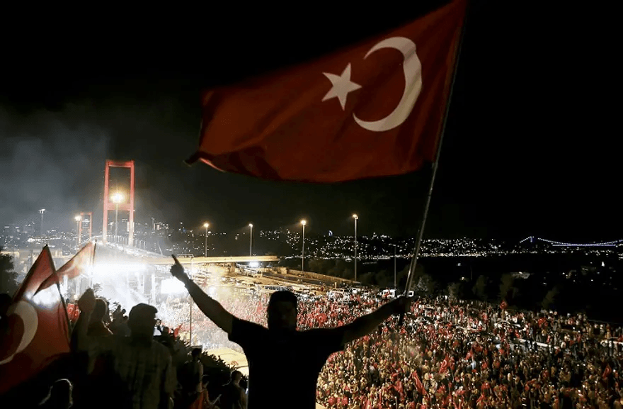 FETÖ'nün darbe girişiminin 10. yılı: 15 Temmuz gecesi neler oldu?