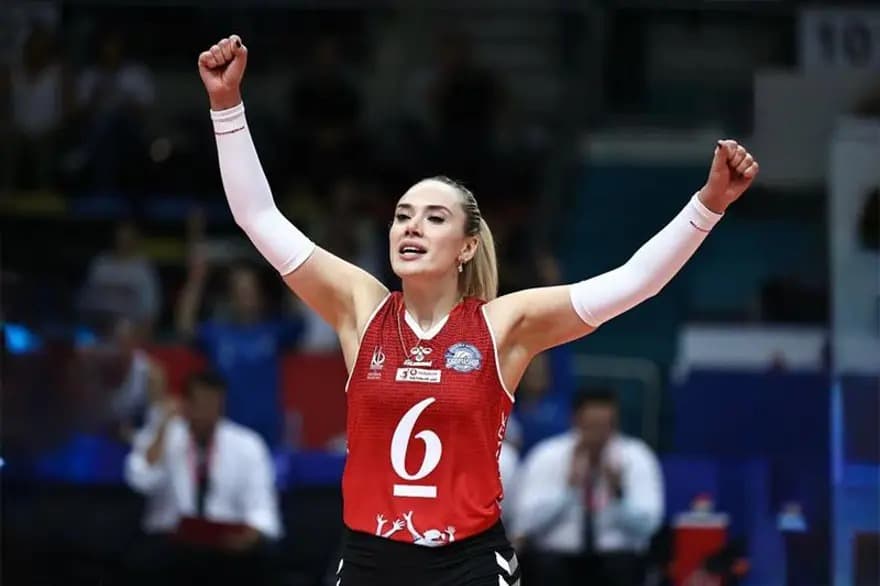 Ünlülere uyuşturucu soruşturması. Eski voleybolcu Derya Çayırgan gözaltında