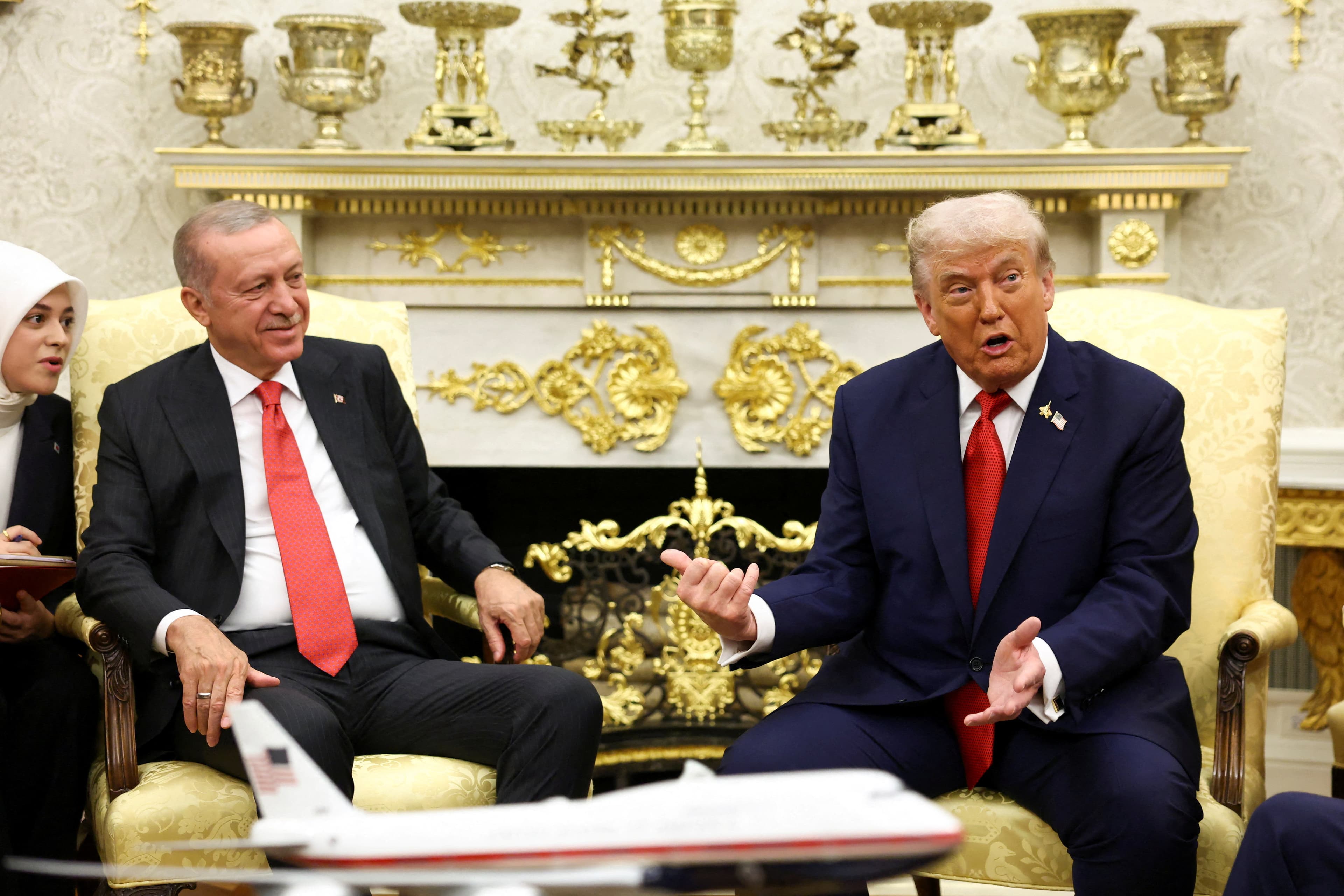 Trump, Erdoğan ile sürekli iletişimde olduklarını belirtti.