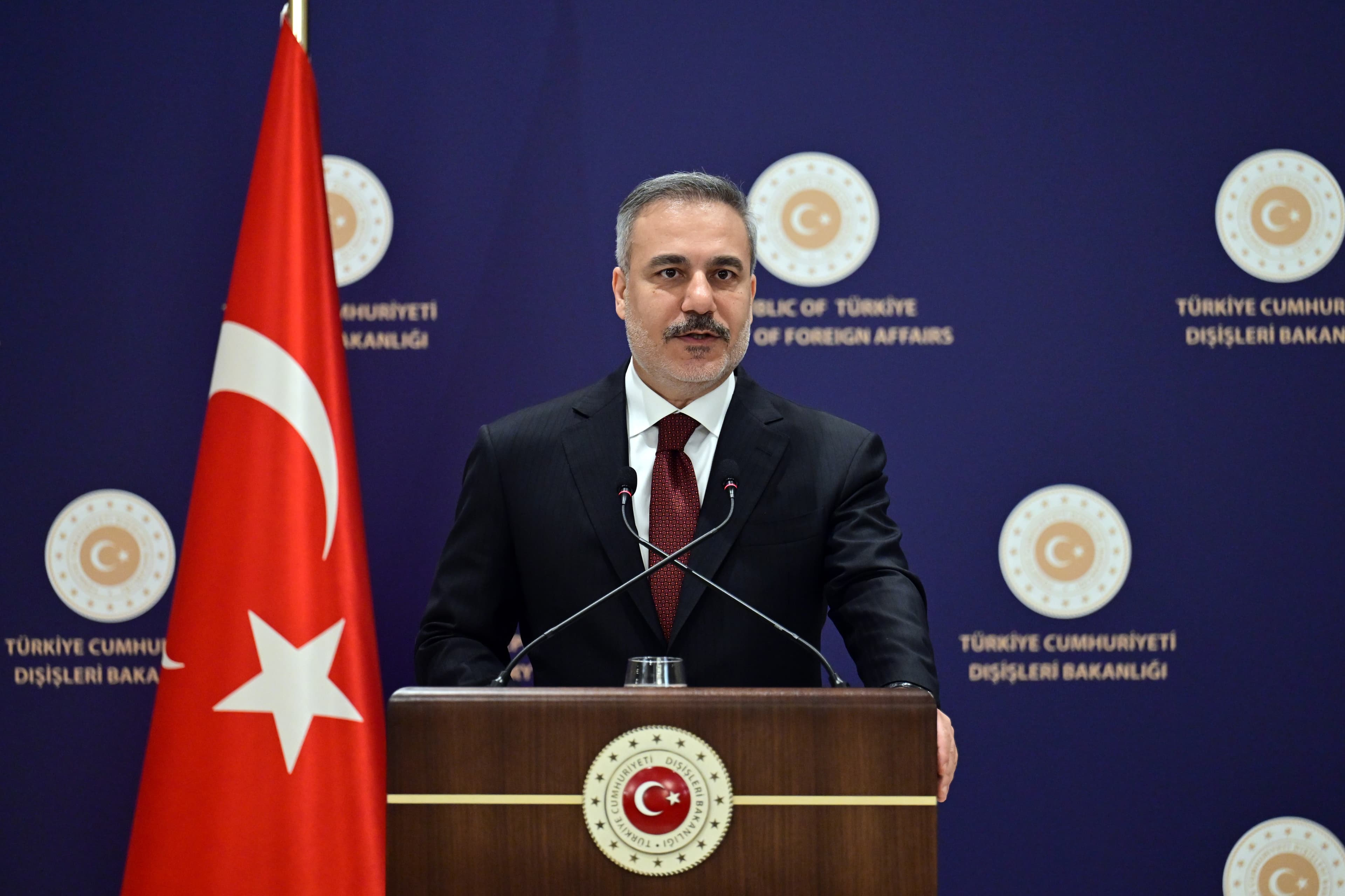 Dışişleri Bakanı Fidan, Ermenistanlı mevkidaşı Mirzoyan ile telefonda görüştü