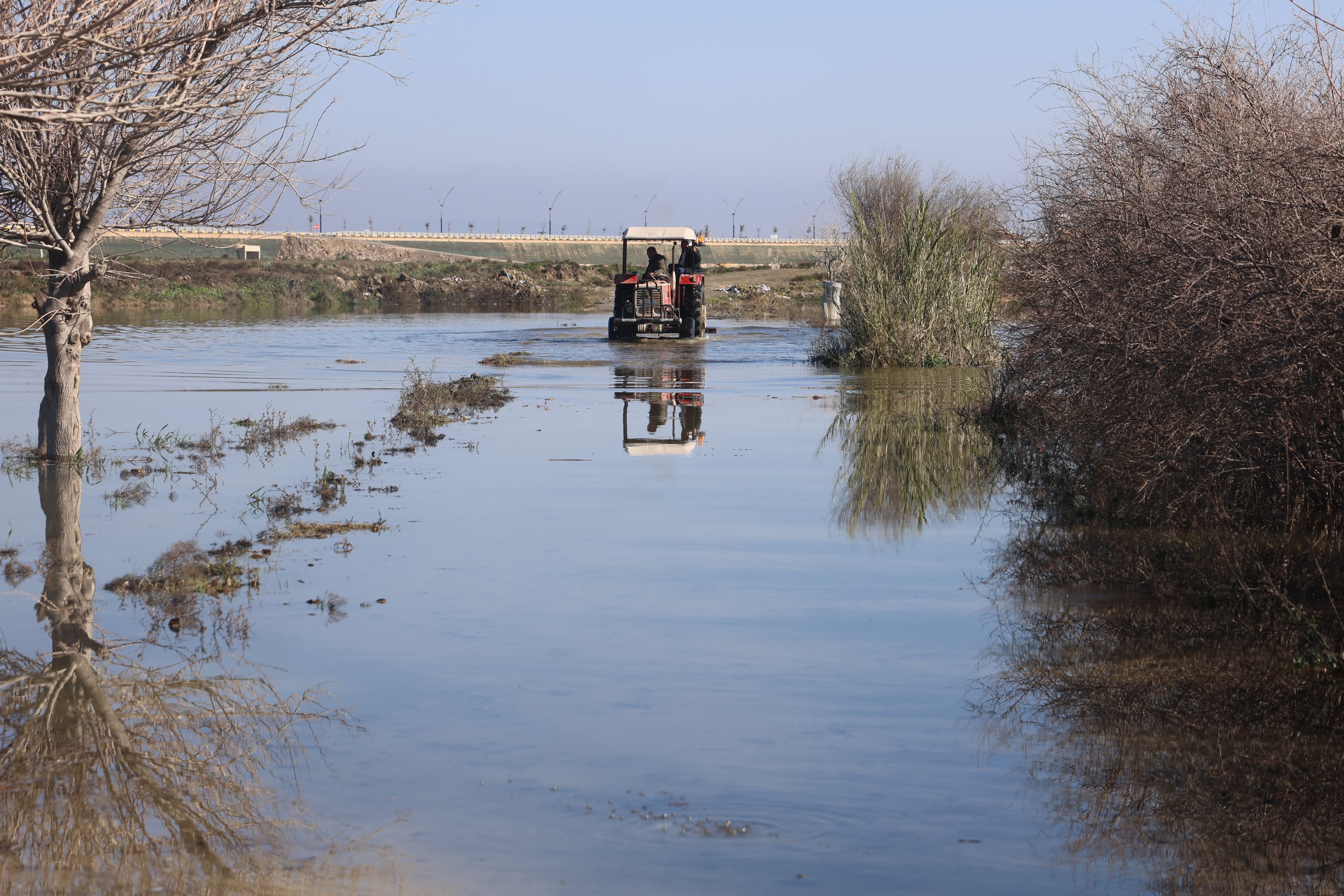 Son 65 yılın en kurak yılını yaşamışlardı. Şimdi de aşırı yağış vurdu "Tarlalarımız su içinde kaldı"