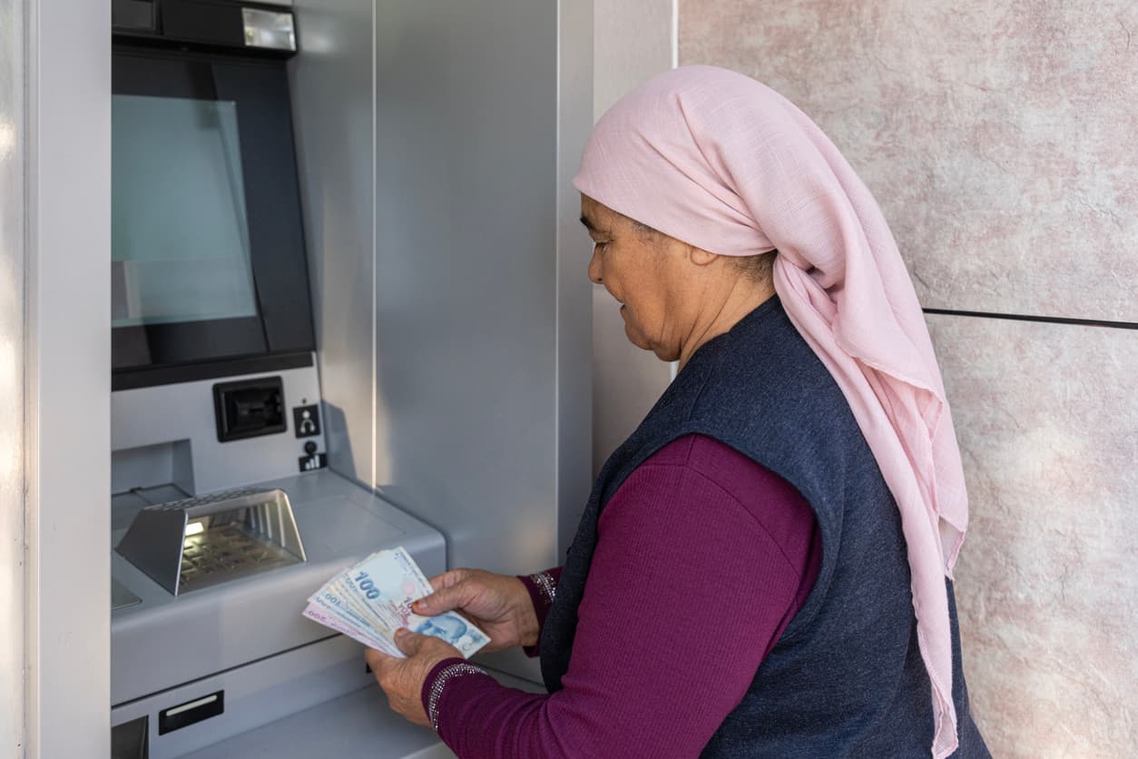 En düşük emekli maaşı düzenlemesi 2026: En düşük emekli maaşı ne kadar olacak, Meclis'e geldi mi? Gözler Meclis'te