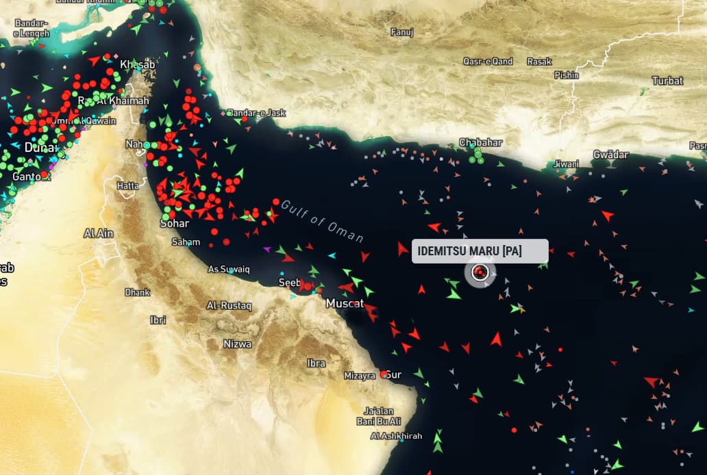 Süper Japon tankeri Hürmüz'den geçti