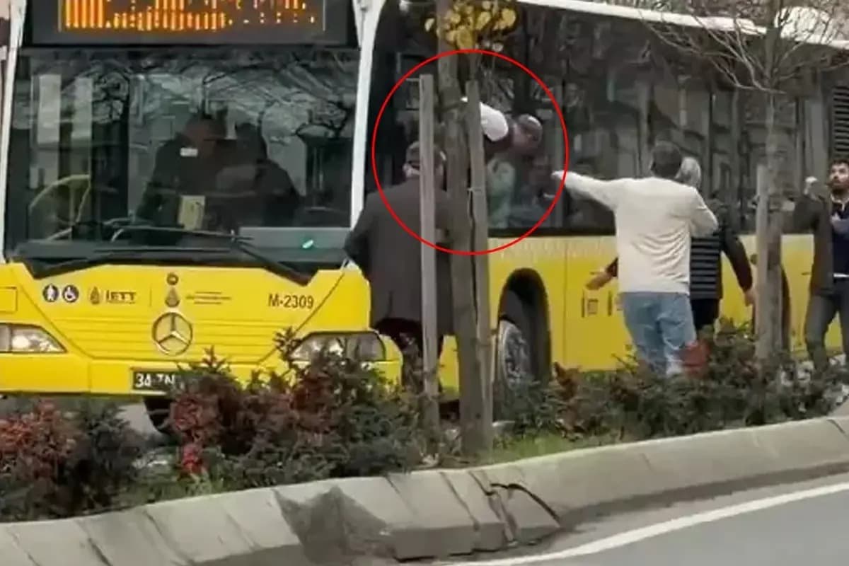 İETT şoförü, otobüsün camından çıkarak trafikte kavga etti