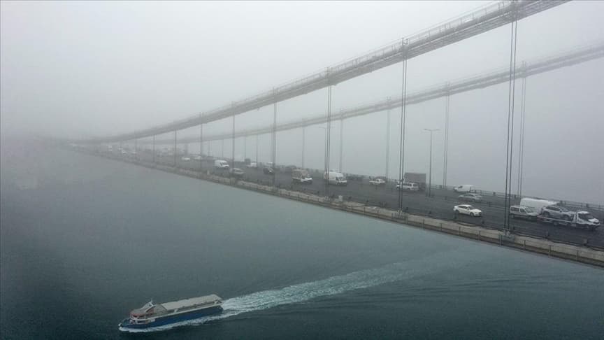 Boğaz'da göz gözü görmüyor. Gemi trafiği durduruldu, Şehir Hatları seferleri iptal