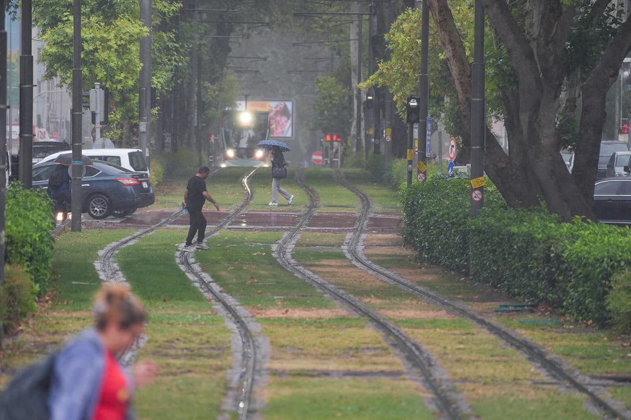 İstanbul ve İzmir'de sıcaklık 25 dereceyi geçecek, öğleden sonra dikkat