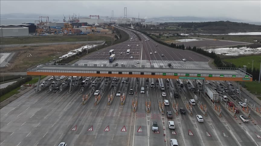 Bayram tatilinde köprü ve otoyollardan 12 milyon araç geçti