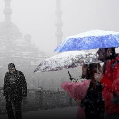 İstanbul'a kar geri döndü