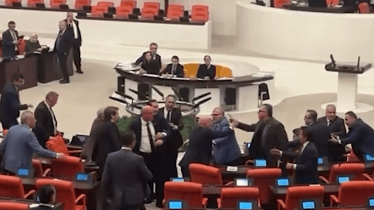 Meclis'te İsmet İnönü tartışması