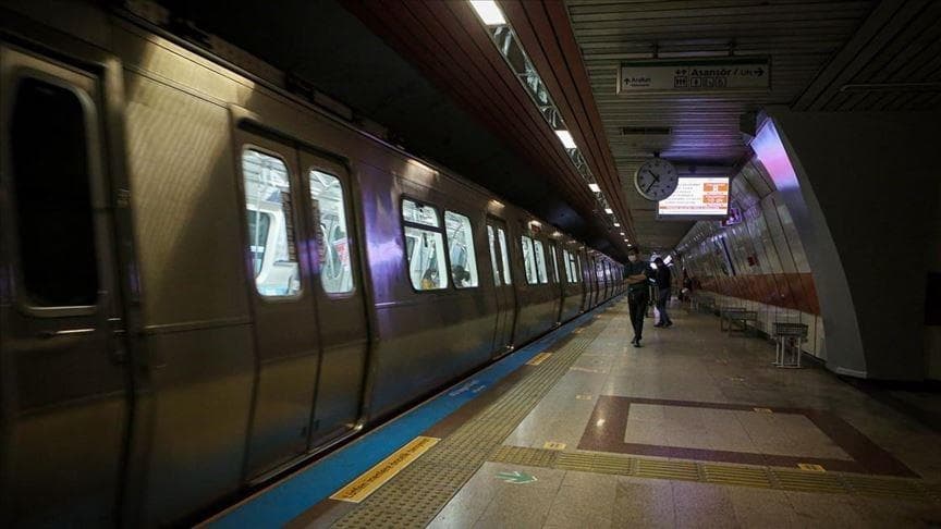 M2 Yenikapı-Hacıosman metro hattında arıza nedeniyle seferler gecikiyor