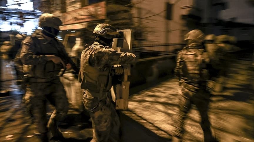 İstanbul'da sahte ikamet izni operasyonu, 18 kişi gözaltında