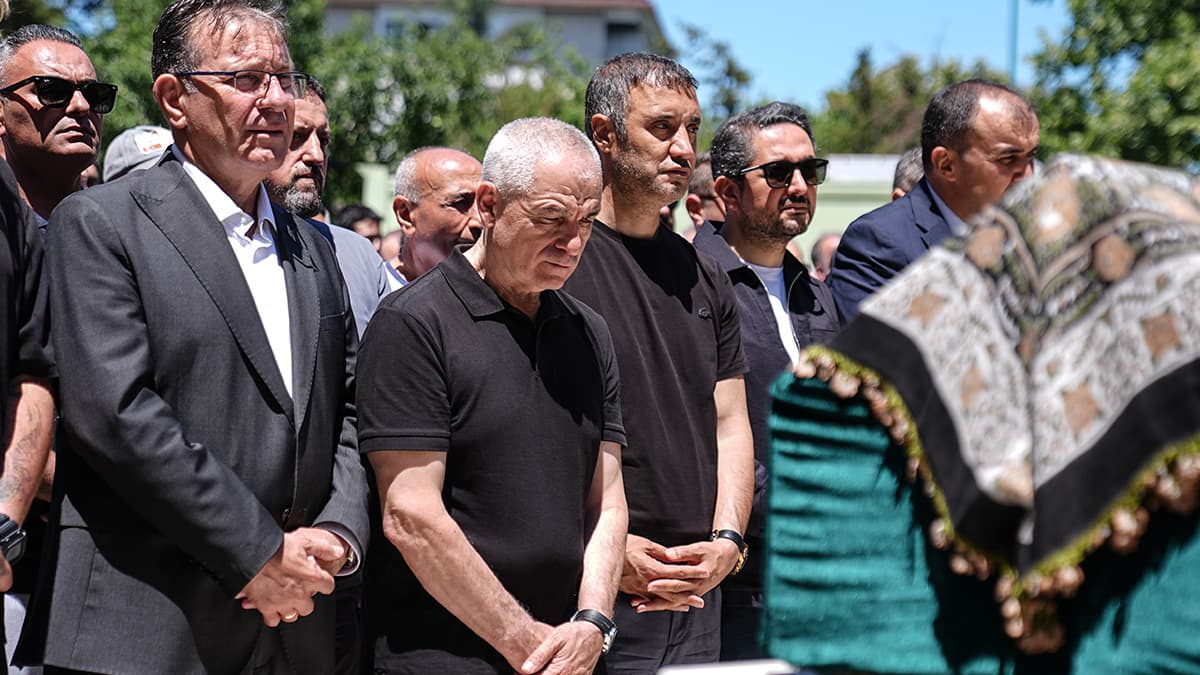 Rıza Çalımbay'ın annesi Fatma Çalımbay son yolculuğuna uğurlandı